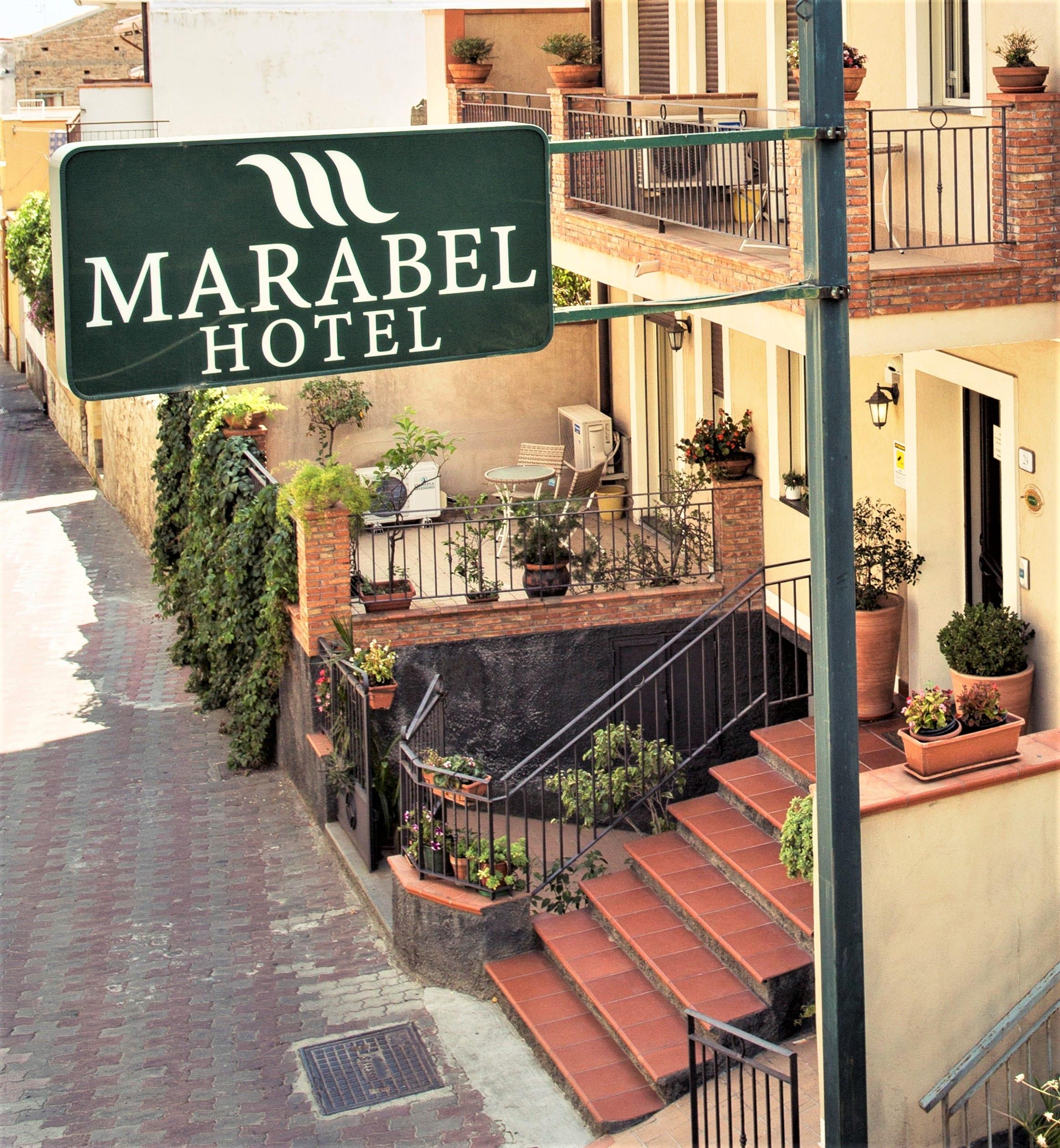 Hotel Marabel Сант'Алессіо-Сікуло Екстер'єр фото