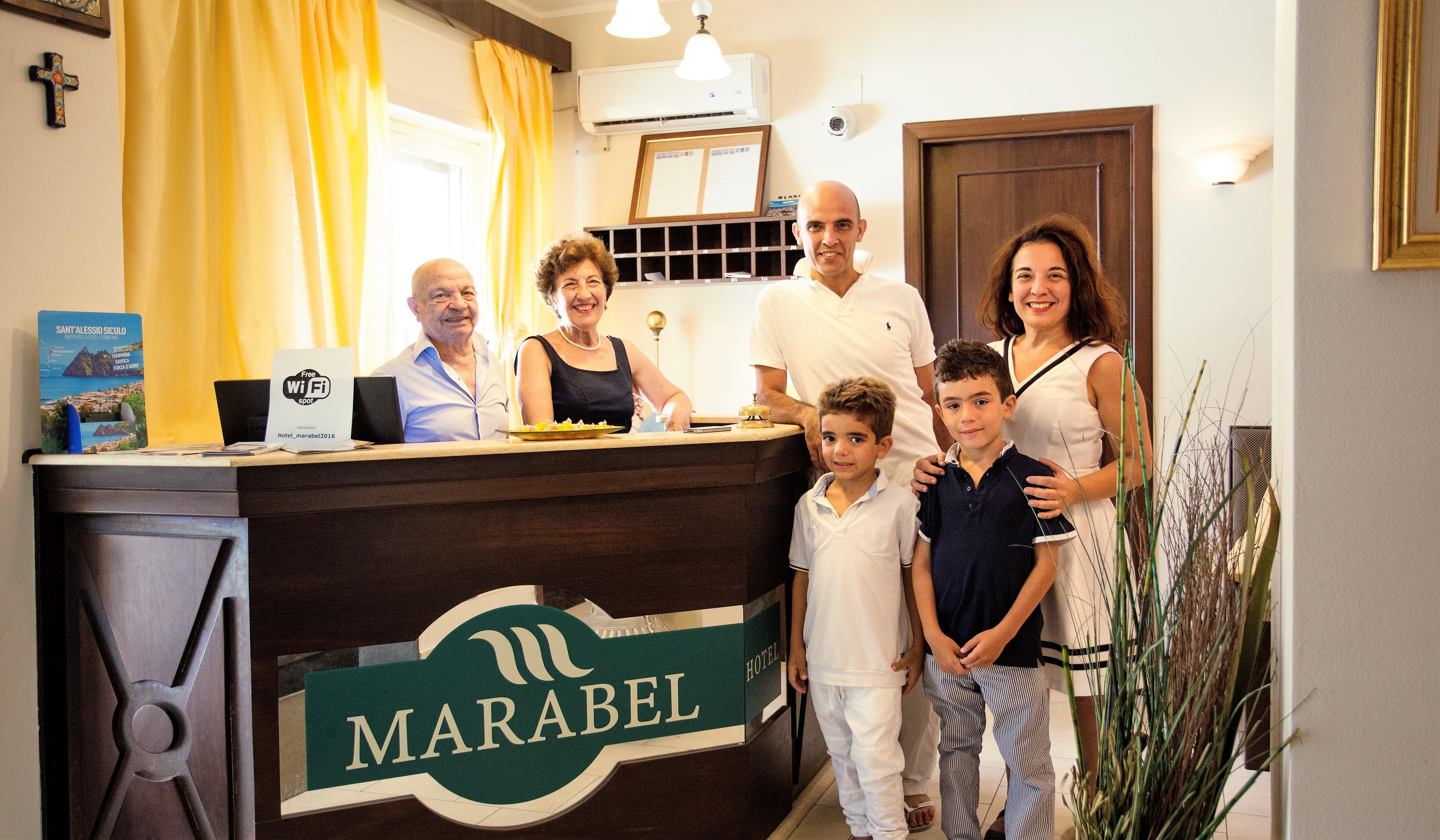 Hotel Marabel Сант'Алессіо-Сікуло Екстер'єр фото