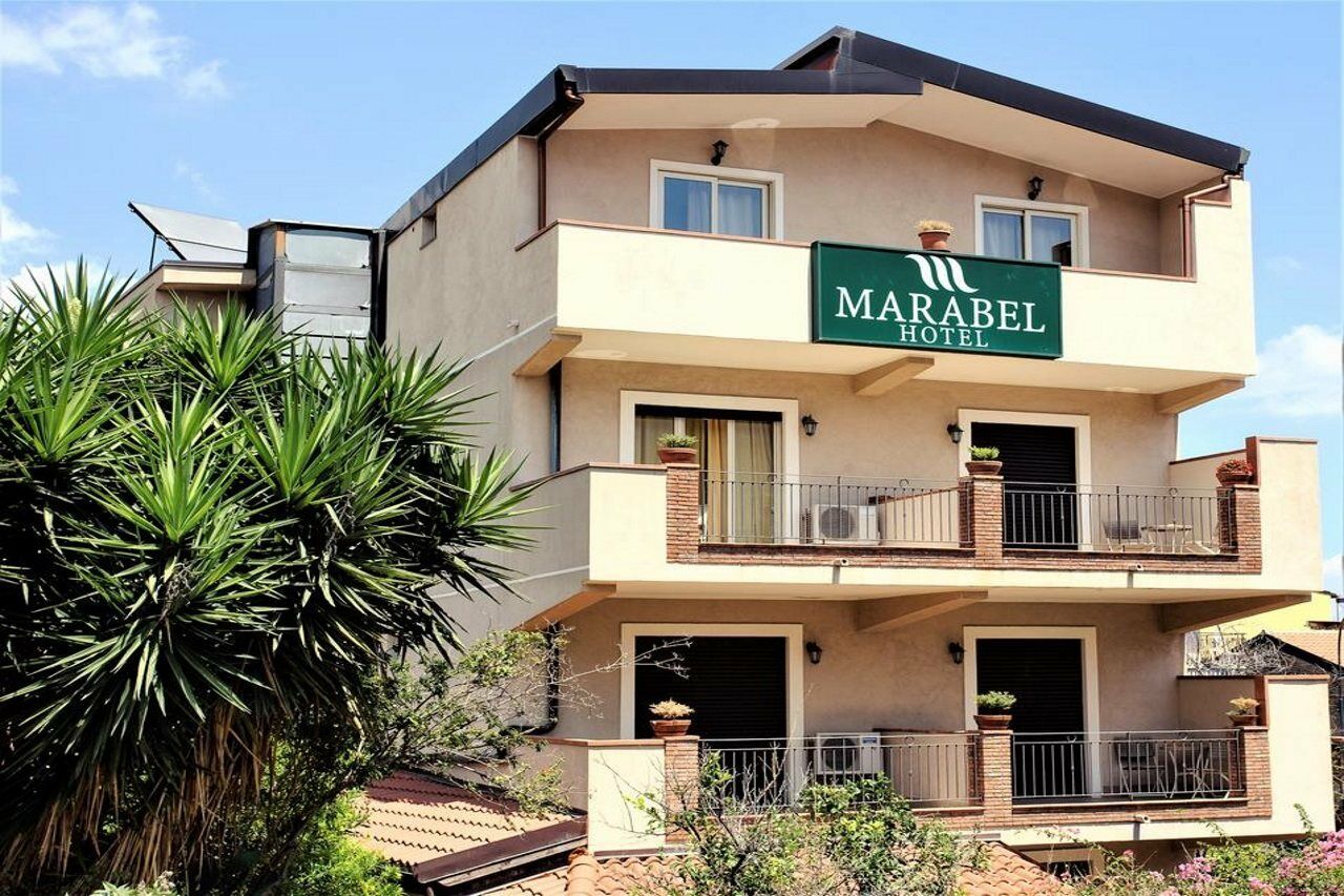 Hotel Marabel Сант'Алессіо-Сікуло Екстер'єр фото